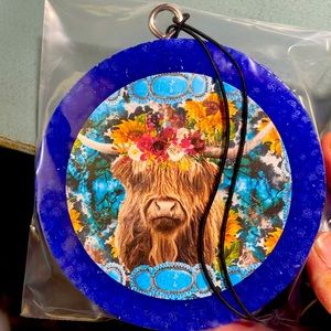 4” round highland cow Freshie